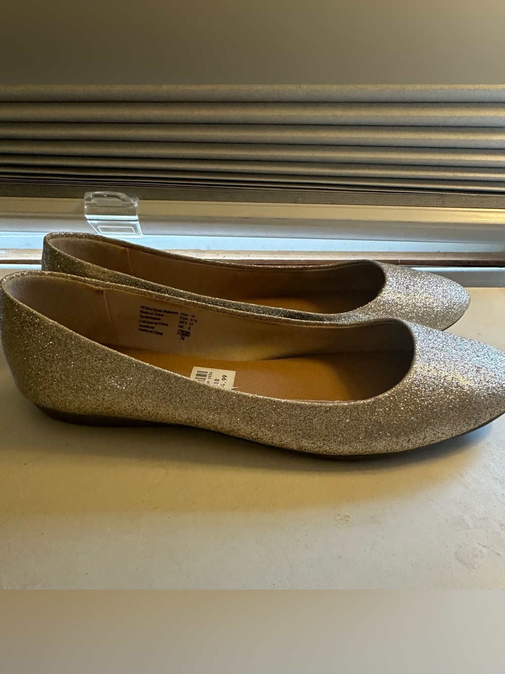 American Eagle Outfitters Gold Glitter Slip-On Ballet Flats size 10